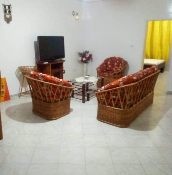 Residence Sh Yaoundé エクステリア 写真
