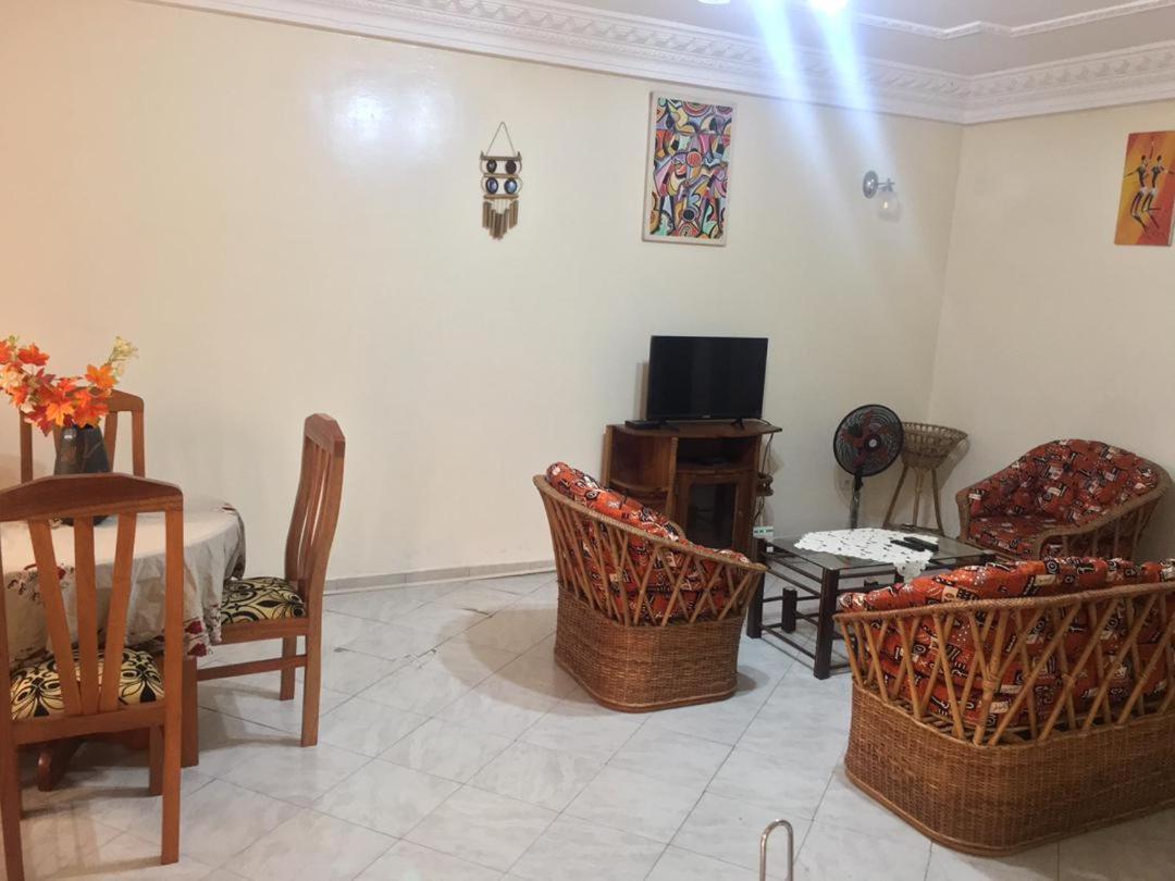 Residence Sh Yaoundé エクステリア 写真